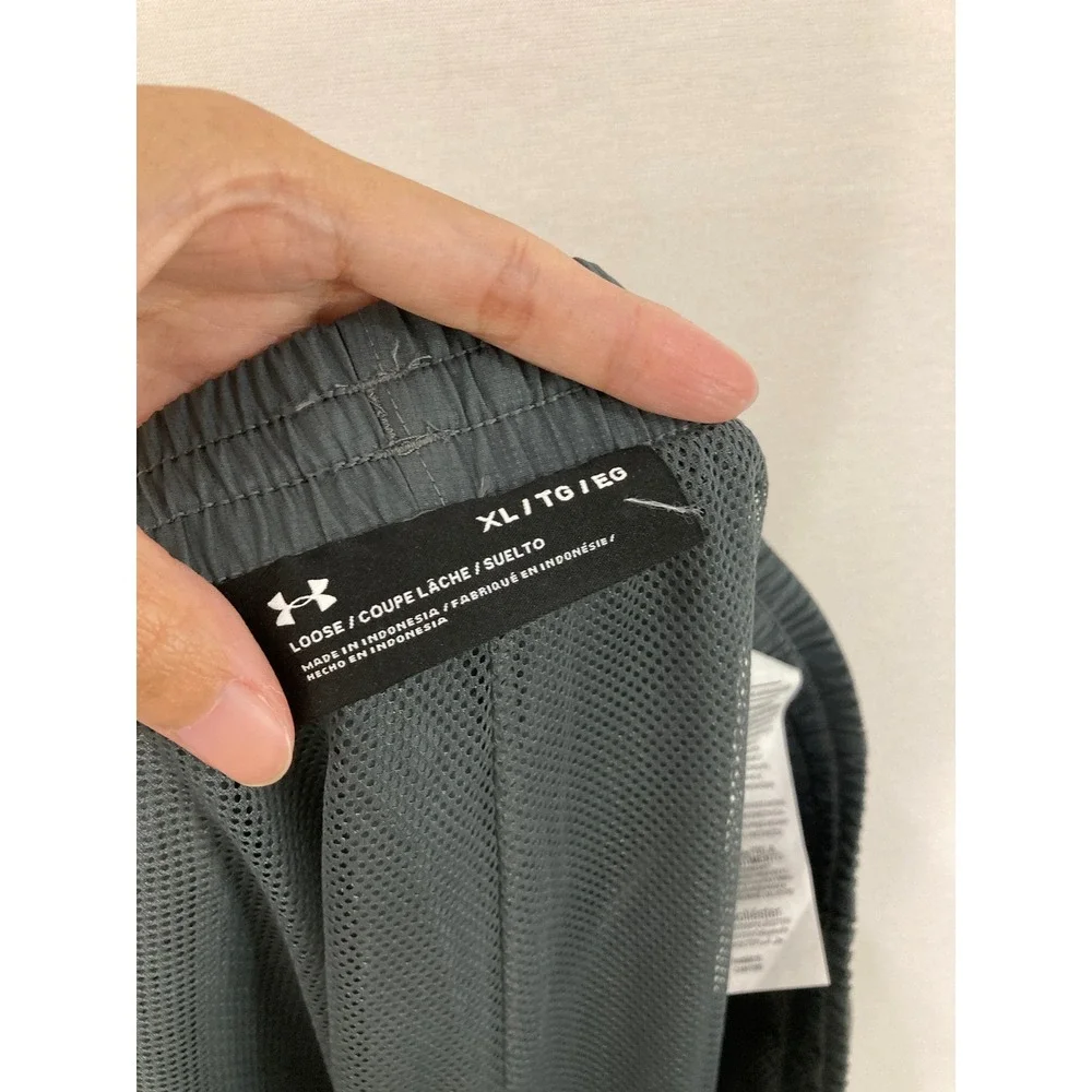 Under Armour Track Pants XL Grey Black Loose Fit Athletic Active Joggers‎